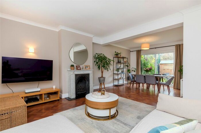4 Bedroom Property To Rent In Hartham Close, Islington, N7