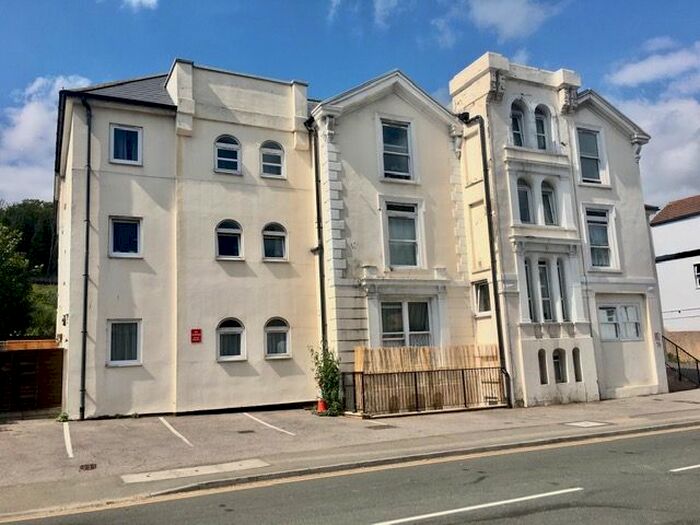1 Bedroom Flat To Rent In Folkestone Road, Dover, CT17