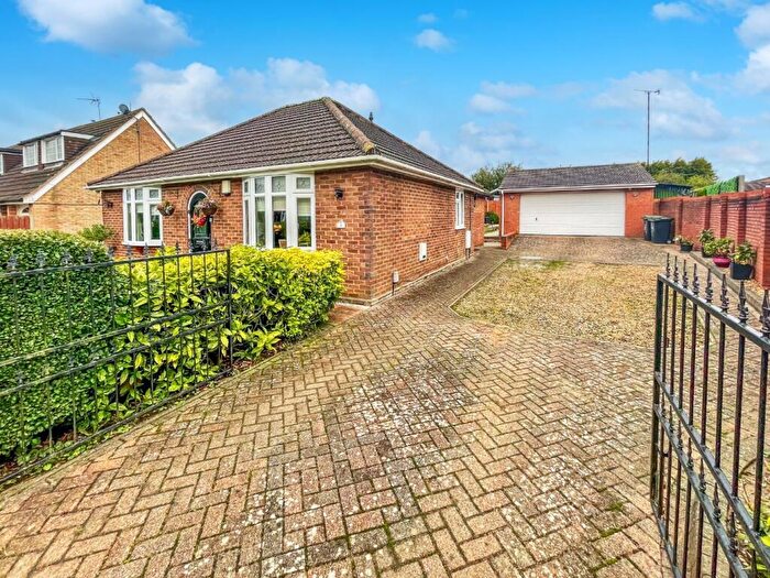 3 Bedroom Detached Bungalow For Sale In Mayfield Road, Luton, Bedfordshire, LU2