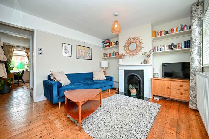 2 Bedroom Terraced House For Sale In Oxford Street, Caversham, RG4