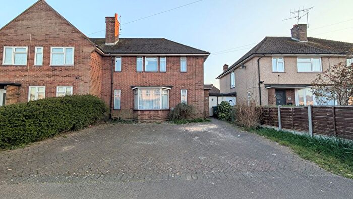 3 Bedroom Property To Rent In Clarke Way, Watford, WD25