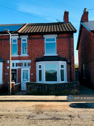 4 Bedroom Semi-Detached House To Rent In Crocus Street, Kirkby-In-Ashfield, Nottingham, NG17