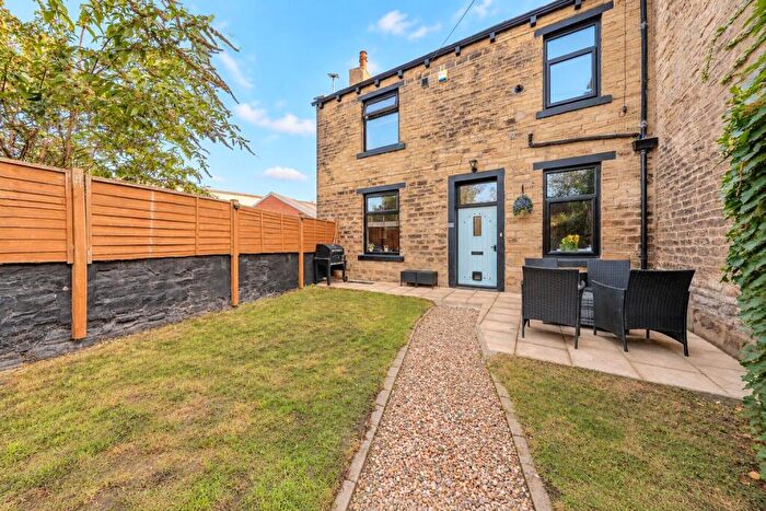 2 Bedroom Semi-Detached House For Sale In King Street, Stanningley, Pudsey, LS28