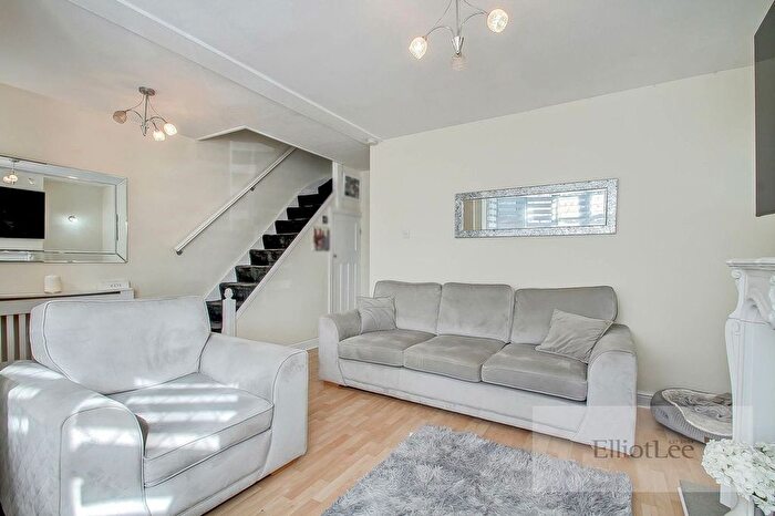 3 Bedroom Terraced House For Sale In Wyresdale Crescent, Perivale, UB6