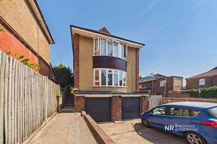 2 Bedroom Maisonette To Rent In Hook Road, Surbiton, Surrey., KT6