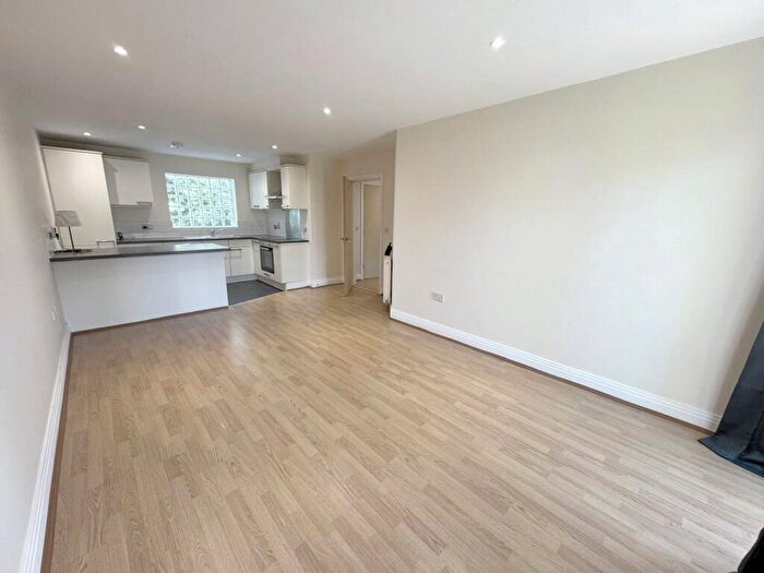 2 Bedroom Apartment To Rent In Peak Court, Meridian Close, Mill Hill, NW7