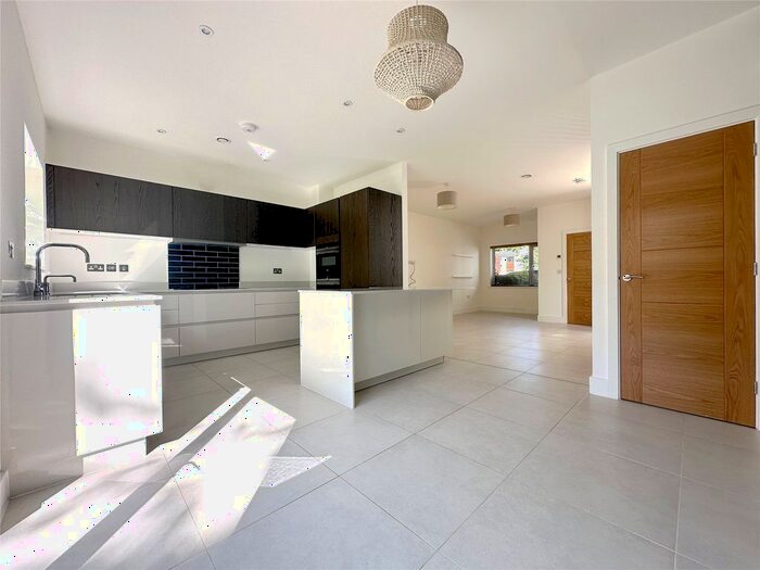 3 Bedroom Semi-Detached House To Rent In Topsham, Exeter, EX3