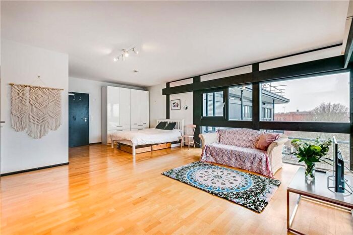 Studio To Rent In Victoria Villas, Richmond, TW9