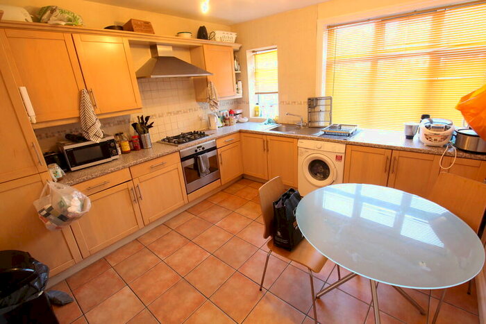 5 Bedroom Apartment To Rent In Devonshire Road, Southampton, SO15