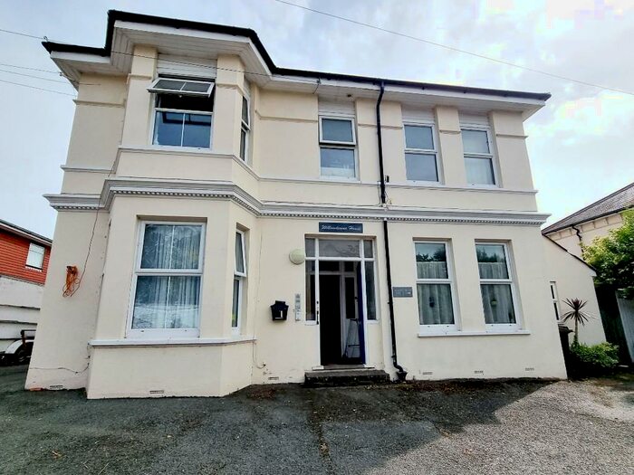 1 Bedroom Flat To Rent In Rattle Road, BN24