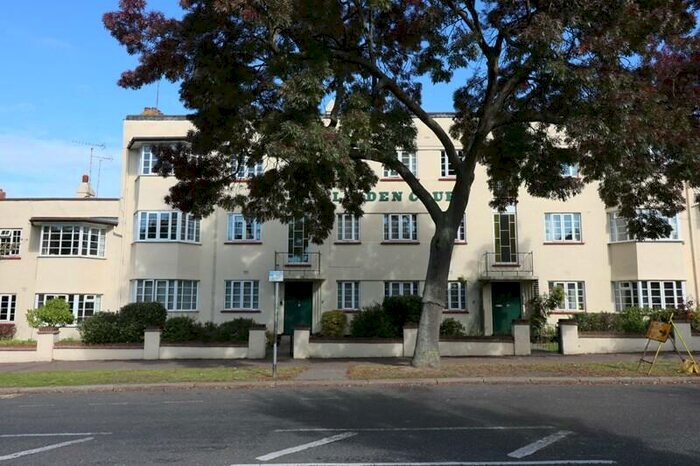 2 Bedroom Apartment To Rent In Linden Court, London Road, Leigh-On-Sea, Essex, SS9