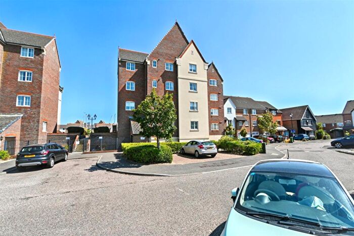 2 Bedroom Flat For Sale In Canary Quay, Eastbourne, BN23