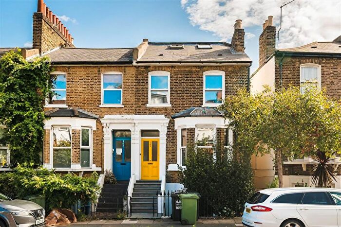 2 Bedroom Flat For Sale In Shardeloes Road, New Cross, SE14