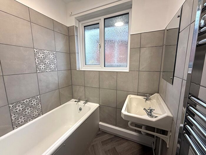 2 Bedroom Bungalow To Rent In Grosvenor Crescent, Dorchester, DT1