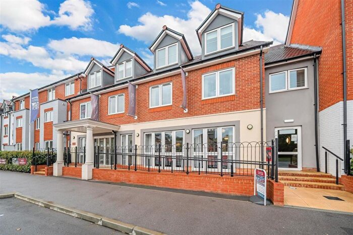 2 Bedroom Flat For Sale In Ock Street, Abingdon, Oxfordshire, OX14