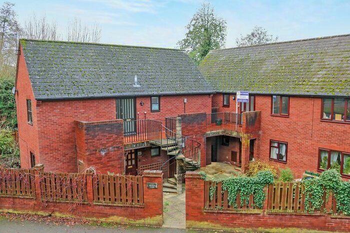 2 Bedroom Apartment To Rent In Grange Close, Godalming, GU7