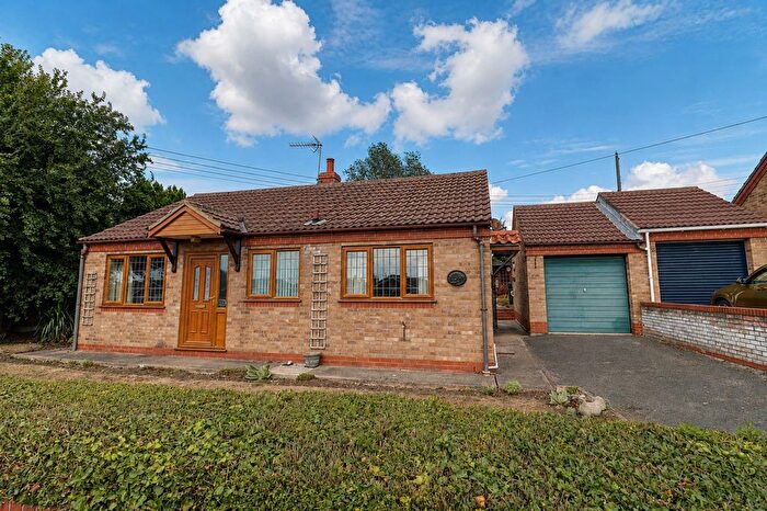 2 Bedroom Detached House For Sale In Littleborough Lane, Marton, DN21
