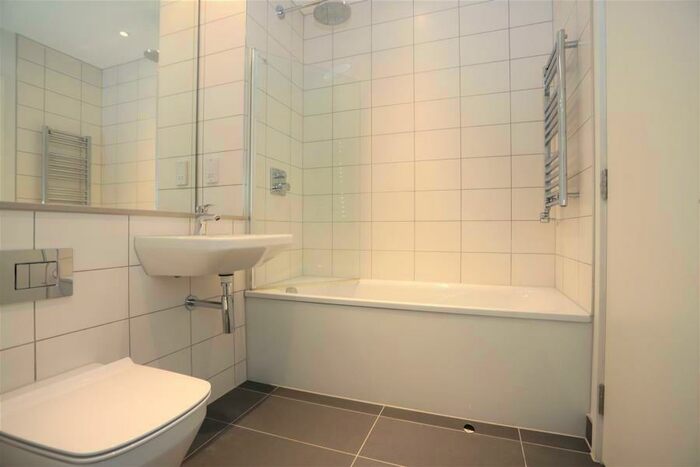 2 Bedroom Apartment To Rent In Block A :: Local Blackfriars, M3