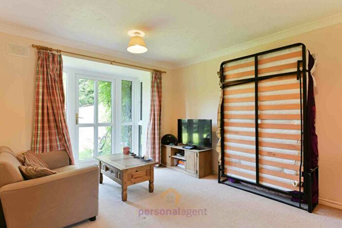 Studio To Rent In Farriers Road, Epsom, KT17