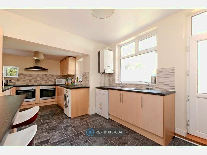 8 Bedroom Semi-Detached House To Rent In Beaufort Road, Sheffield, S10