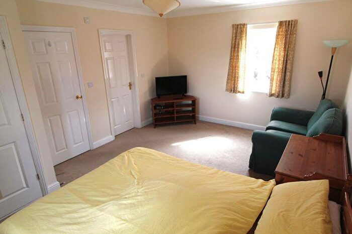 1 Bedroom Detached House To Rent In Kings Drive, Bristol, BS34