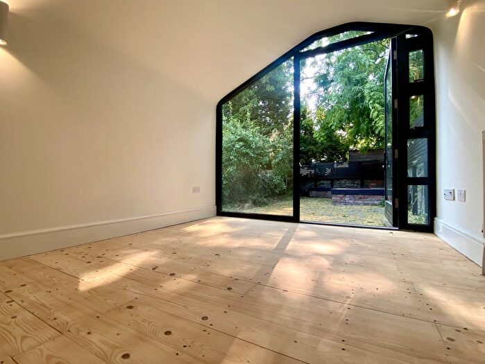 2 Bedroom Flat To Rent In Donald Street, Cardiff, CF24