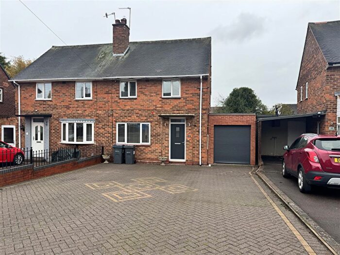 2 Bedroom Town House For Sale In Nearmoor Road, Shard End, Birmingham, B34