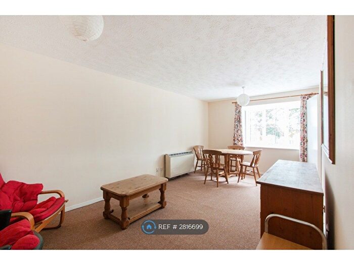 2 Bedroom Flat To Rent In Elmore Close, Wembley, HA0