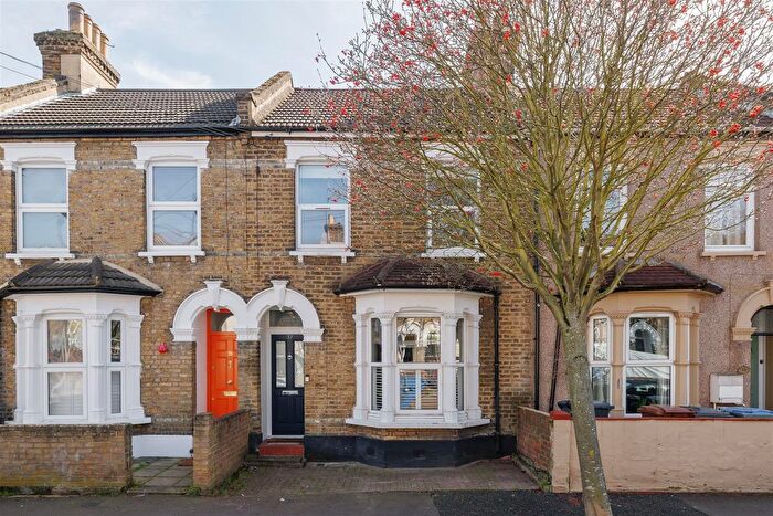 3 Bedroom Property For Sale In Wragby Road, Leytonstone, E11