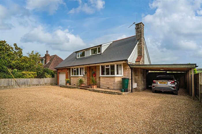 3 Bedroom Detached House For Sale In Manor Road, Freshwater, PO40