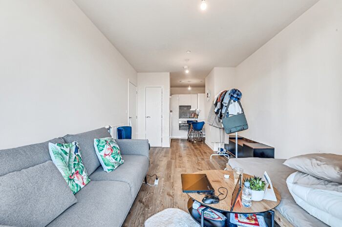 1 Bedroom Flat To Rent In North End Road, Wembley, Middlesex, HA9