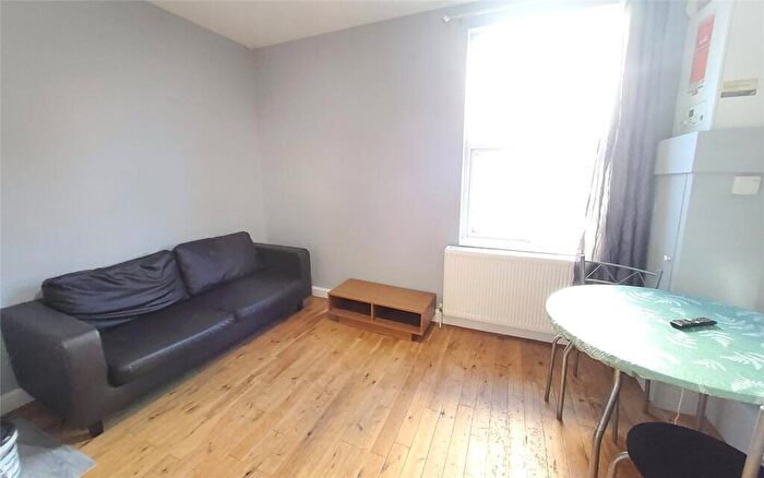 2 Bedroom Apartment To Rent In Masons Avenue, Wealdstone, Greater London, HA3