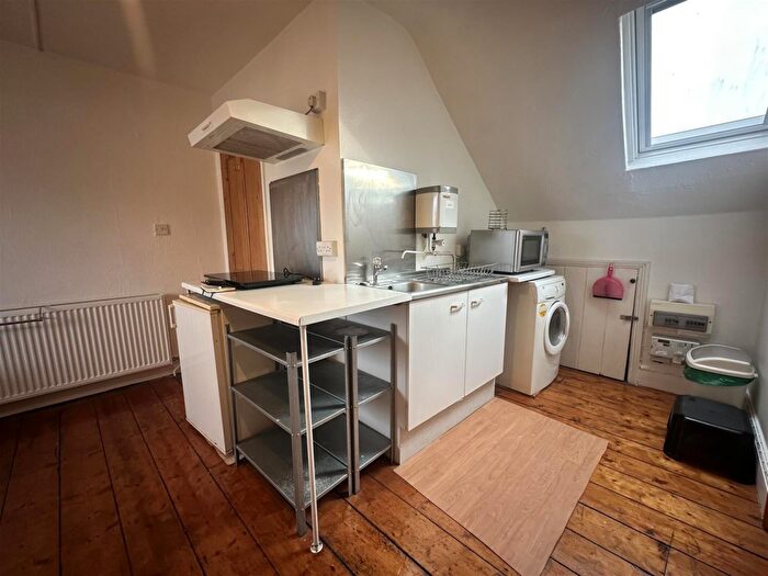 Flat To Rent In North View, BS6