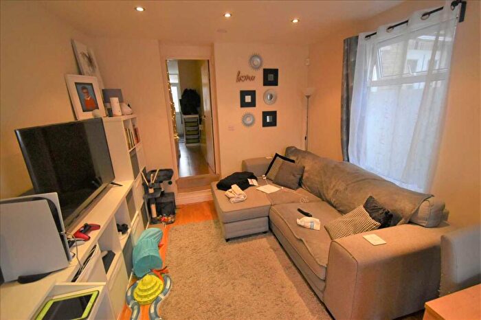 2 Bedroom House To Rent In Junction Road, Dartford, DA1