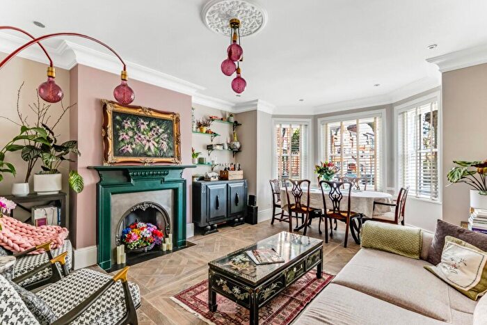 2 Bedroom Apartment For Sale In Southwood Lane, Highgate Village, N6