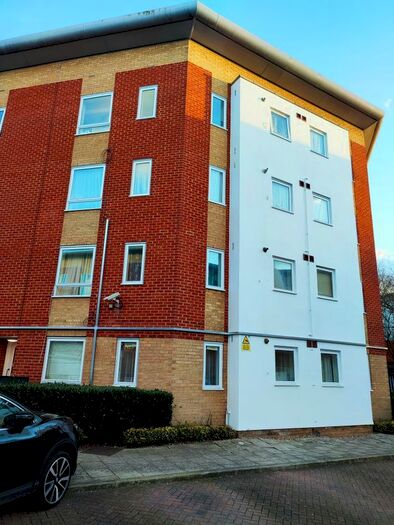 2 Bedroom Flat To Rent In Albatross Close, East Ham E6
