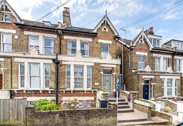 2 Bedroom Flat For Sale In Auckland Hill, West Norwood, SE27