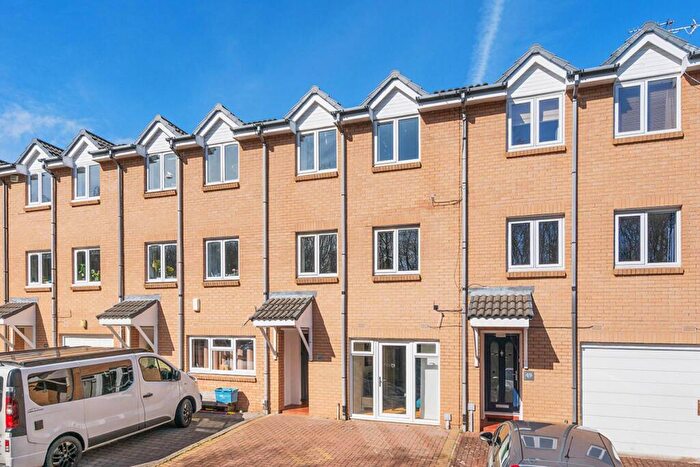 4 Bedroom Terraced House For Sale In Daiches Braes, Edinburgh, EH15