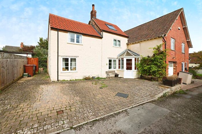 2 Bedroom Detached House For Sale In North Street, Calne, SN11