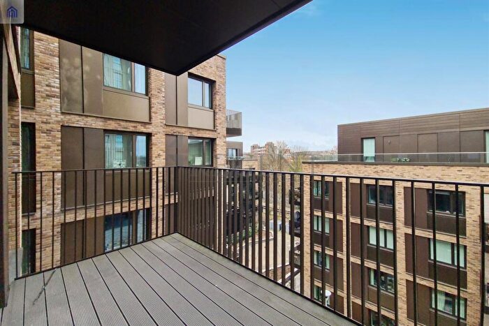 2 Bedroom Apartment To Rent In Fusion Apartments, Moulding Lane, SE14