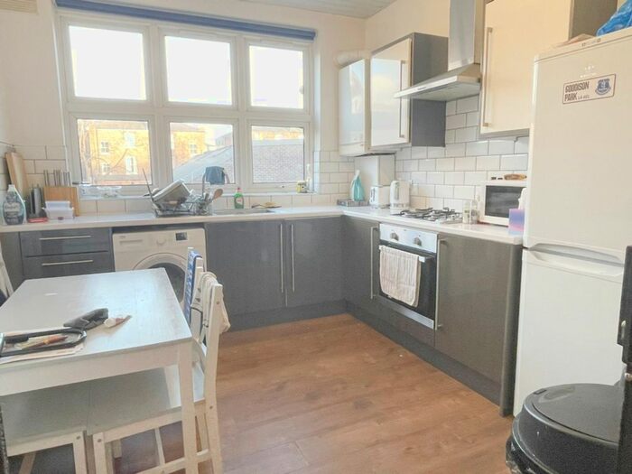 2 Bedroom Flat To Rent In Greenwood Road, Hackney, E8