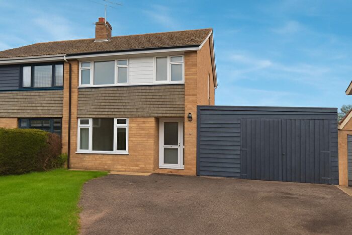 3 Bedroom Semi Detached House For Sale In Meadowvale, Cam, GL11