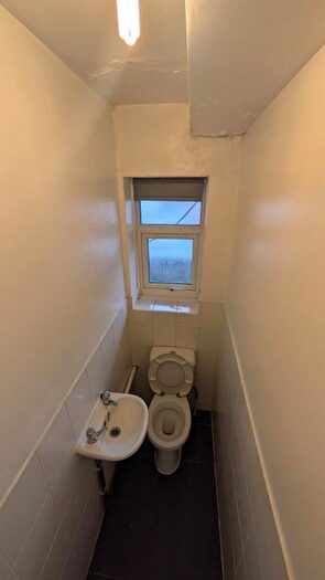 3 Bedroom Semi-Detached House To Rent In Trent Bridge Buildings, Nottingham, NG2