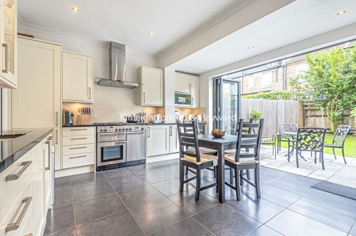 3 Bedroom Detached House To Rent In Eswyn Road, London, SW17