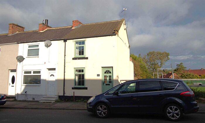 2 Bedroom End Terrace House For Sale In High Street, Lazenby, TS6