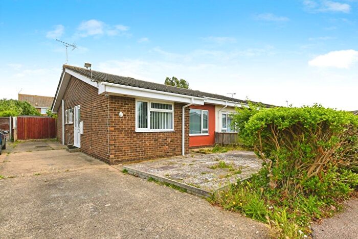 2 Bedroom Bungalow For Sale In Hadleigh Road, Clacton-on-Sea, Essex, CO16