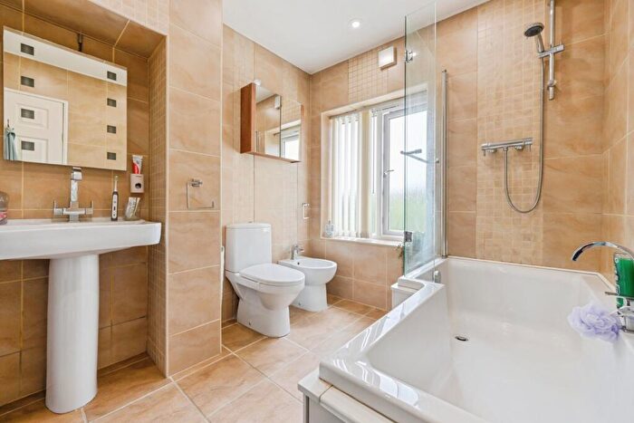 3 Bedroom Detached House For Sale In Wilnecote Lane, Tamworth, Staffordshire, B77