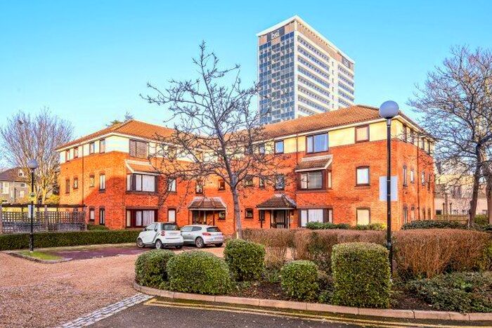 1 Bedroom Flat To Rent In Constable Court, London, W4