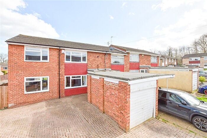3 Bedroom End Of Terrace House For Sale In Mincers Close, Lordswood, Chatham, Kent, ME5