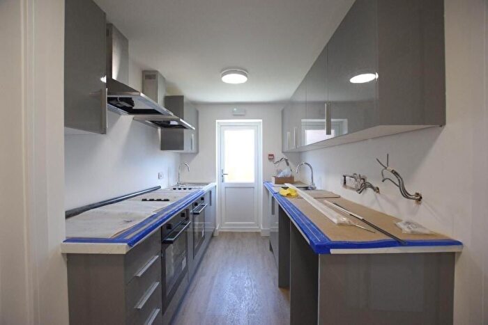 6 Bedroom Semi-Detached Bungalow To Rent In The Meadow Way, Harrow, HA3